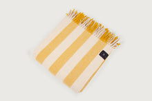 Carregar imagem no visualizador de galeria, Striped Throw - Costa Nova